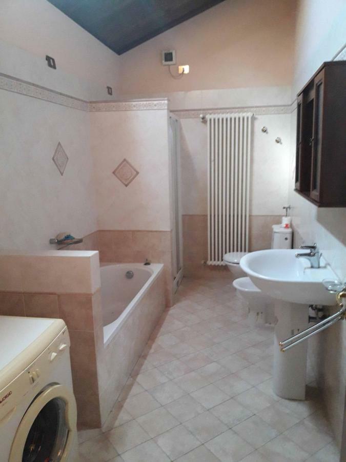 Appartamento In Piazza Umberto I A Poviglio Poviglio  Exteriör bild